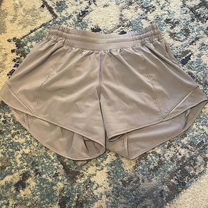 Lululemon Hotty hot shorts 4”